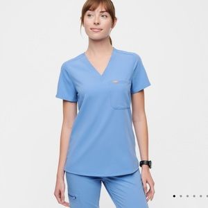 NWOT Figs Core Collection - Catarina One-Pocket Scrub Top in Ceil Blue (L)